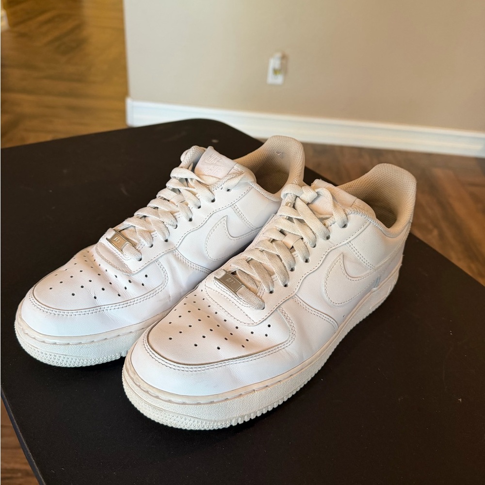 Nike Men's White Athletic Shoes